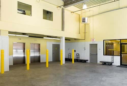 Extra Large Drive-In Loading Bay in Richmond Hill, NY